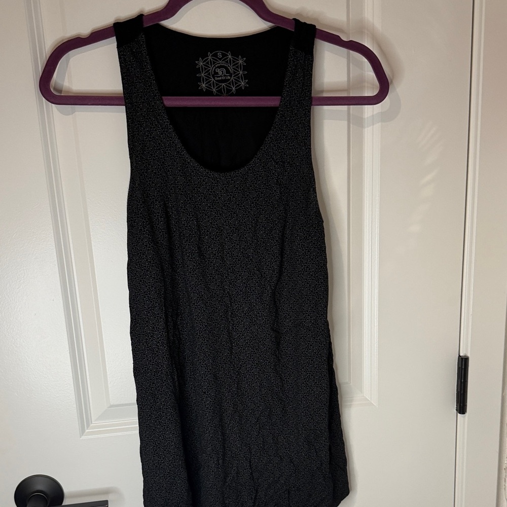 Black Sleeveless Women's Top